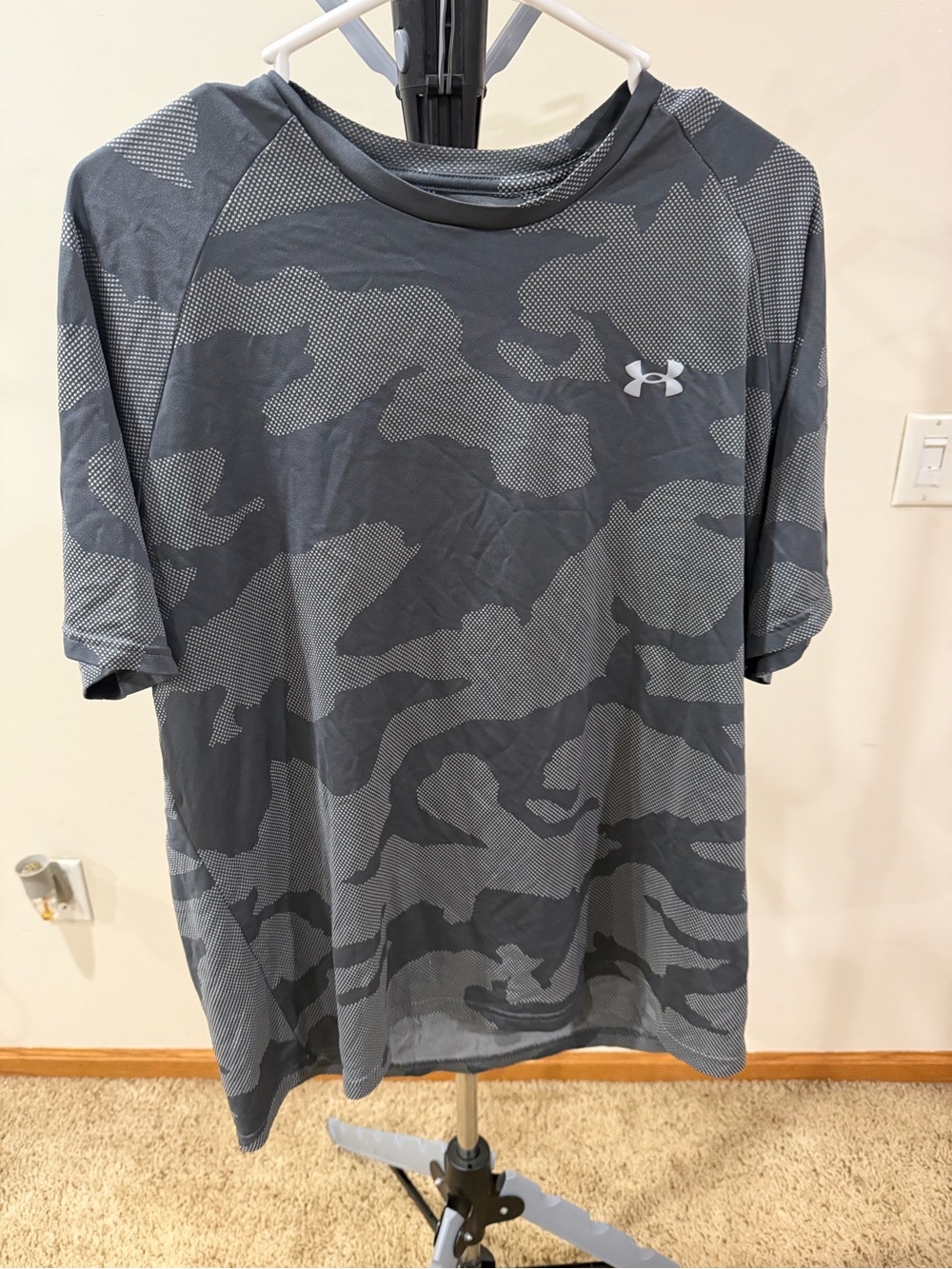 Under Armour Gray Camouflage Short Sleeve Performance Tee